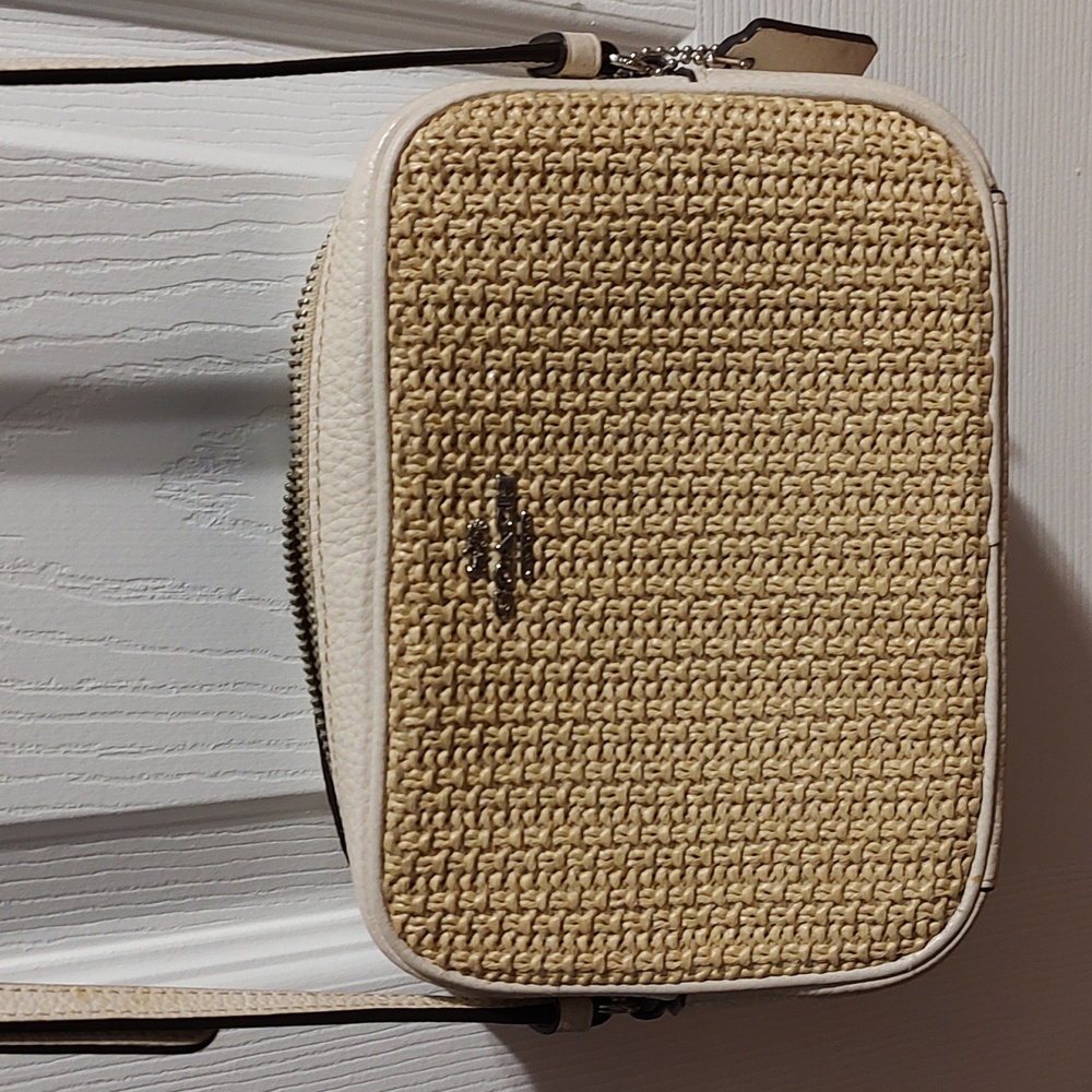 Coach - Picture 2 of 6